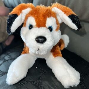 Black and Tan Beagle Plush Laying Down Dog Blue Eyes / Carnival Prize 12” L 5”